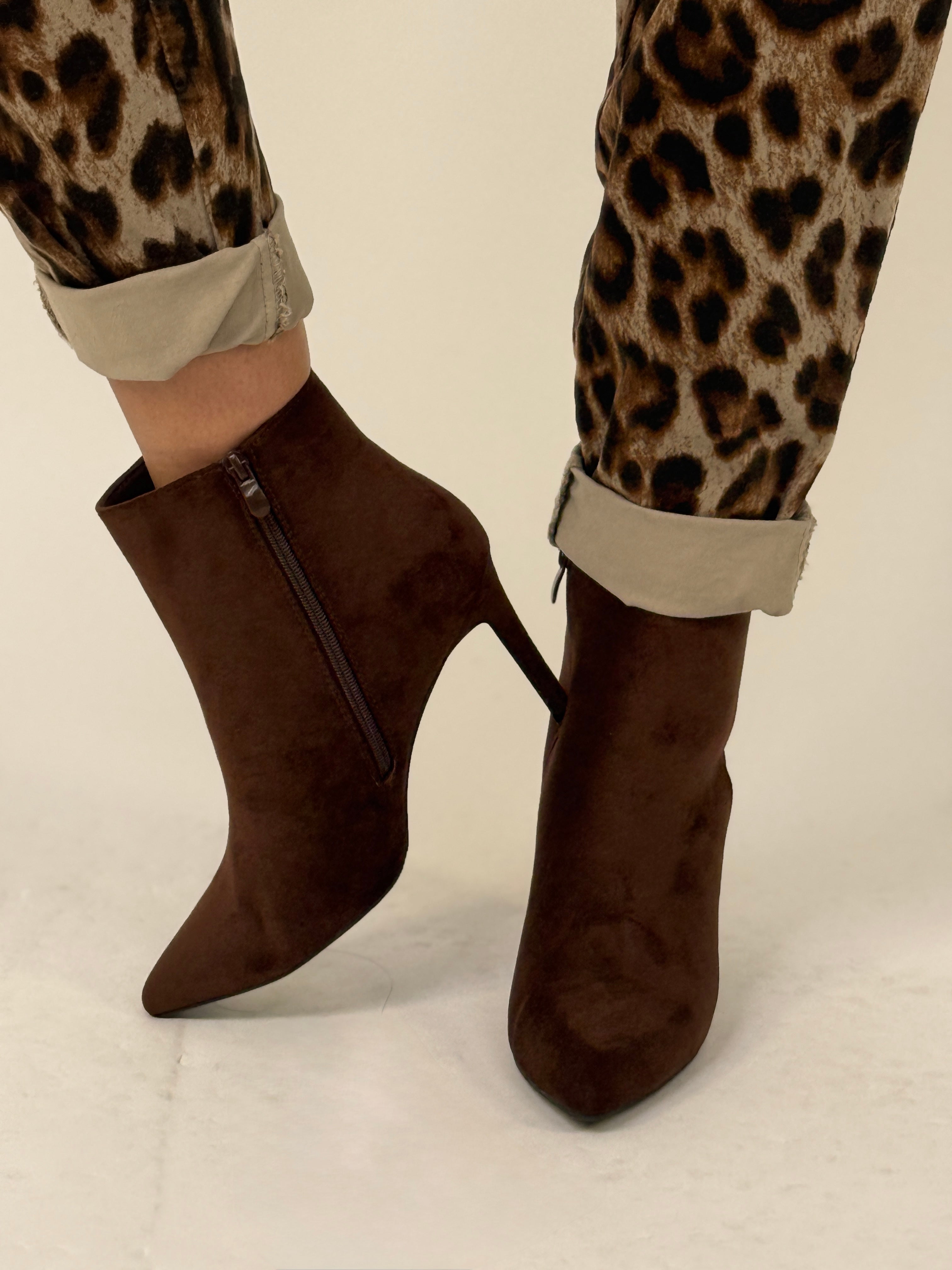 מגף שפיץ חום זמש