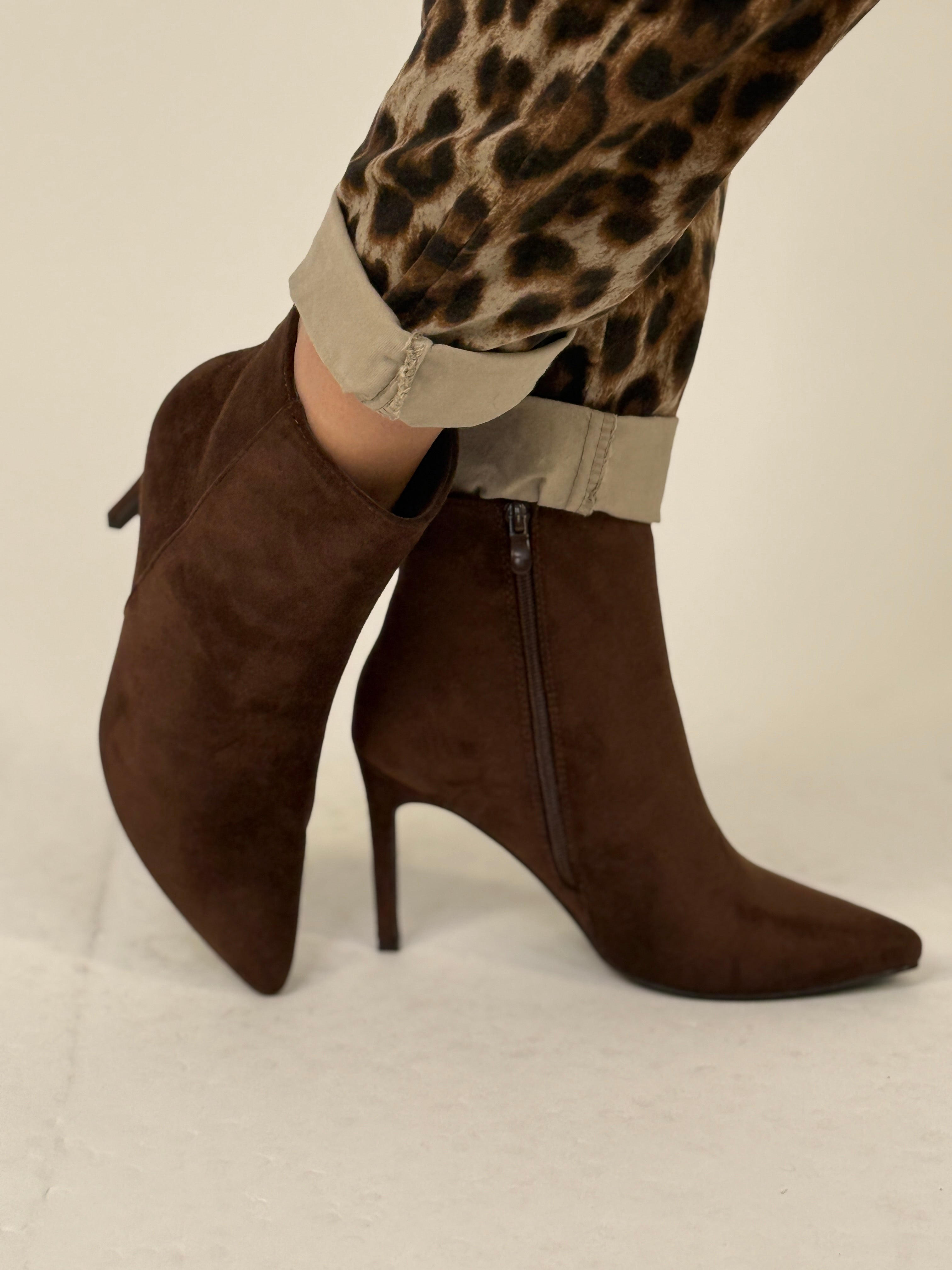 מגף שפיץ חום זמש